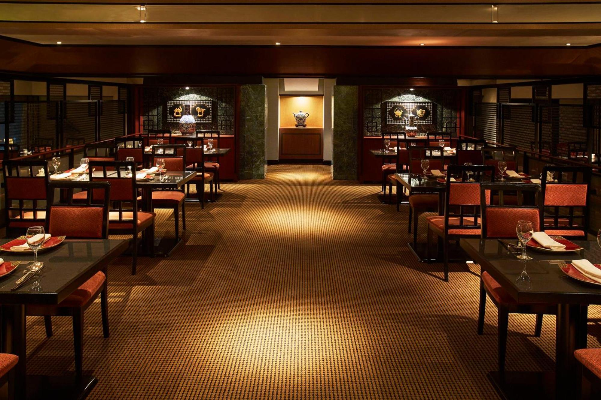 Rihga Royal Hotel Osaka, Vignette Collection By Ihg Zewnętrze zdjęcie Interior of the restaurant